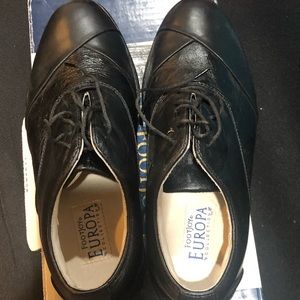 7 M Footjoy Europa golf shoes